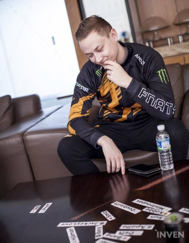 九游APP-FNC完胜JDG，Rekkles完成帽子戏法的简单介绍