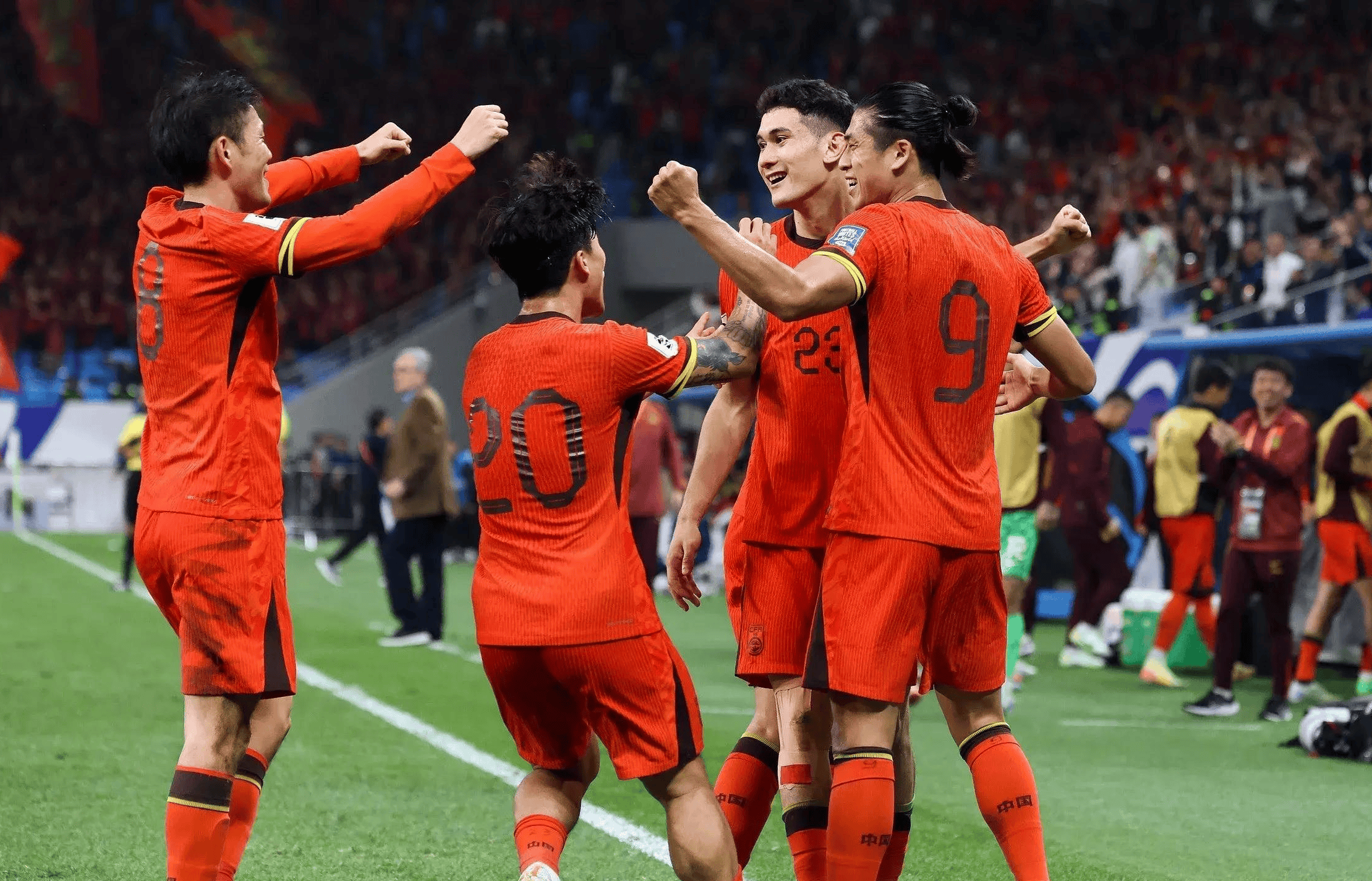 印尼队险胜韩国队，黄鸭组合点燃赛场