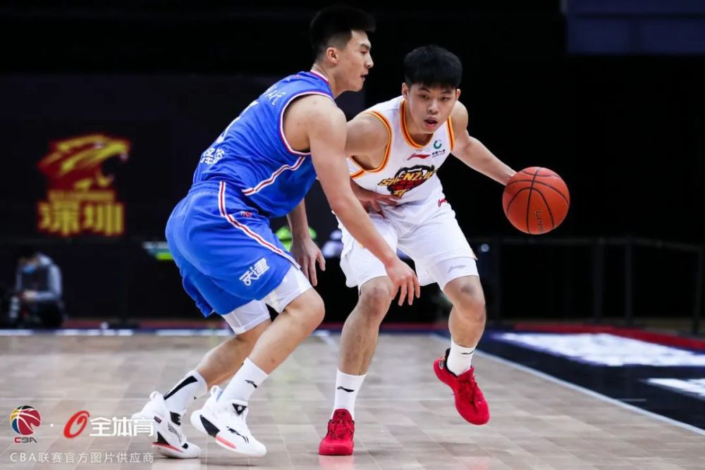 九游娱乐入口-天津队碾压广东队，布克带队取胜