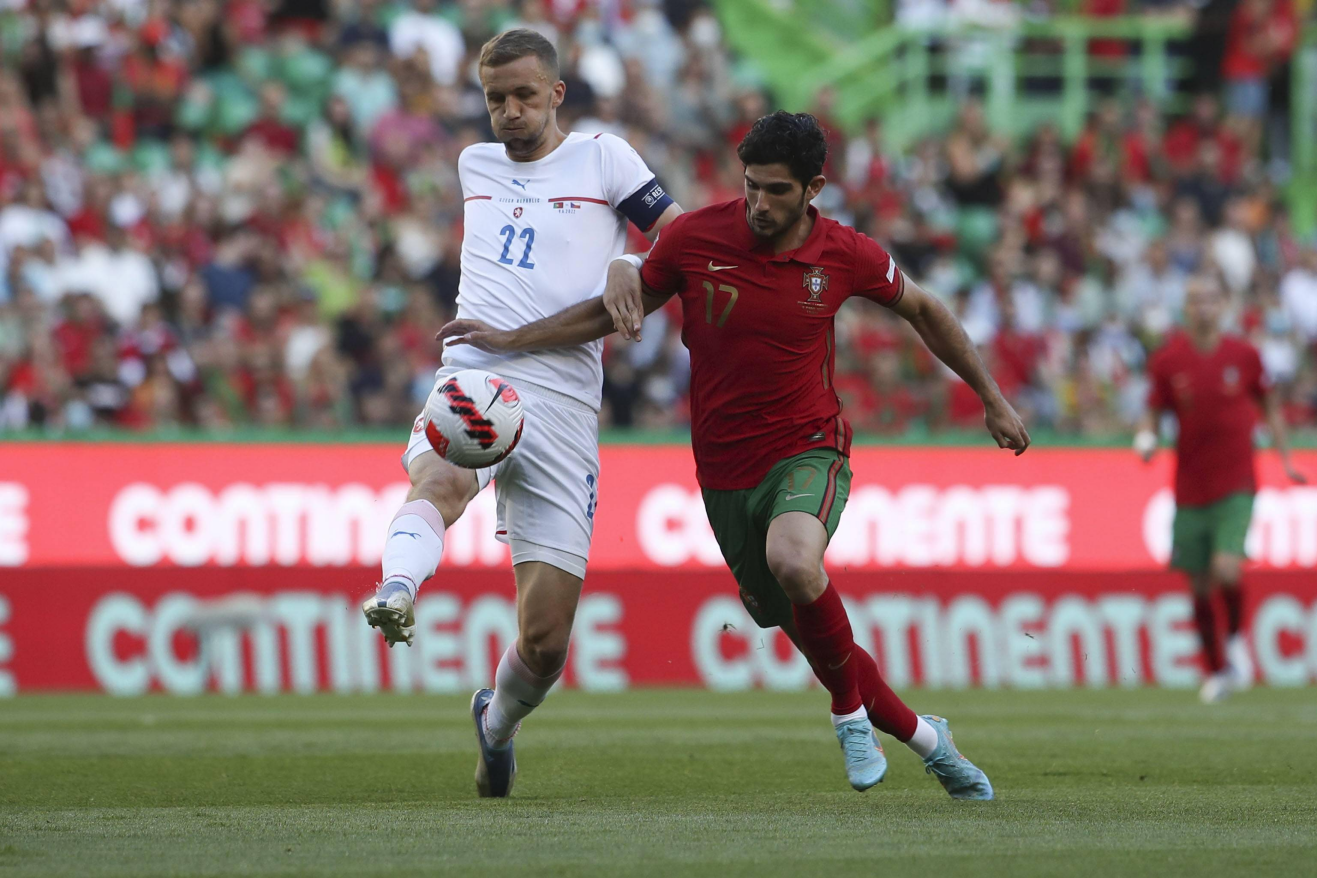 九游娱乐网页-克罗地亚队不敌对手，晋级前路难测