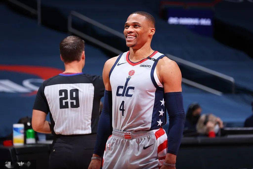 九游体育平台-范弗利特攻防转换核心，黄蜂制霸浙江队