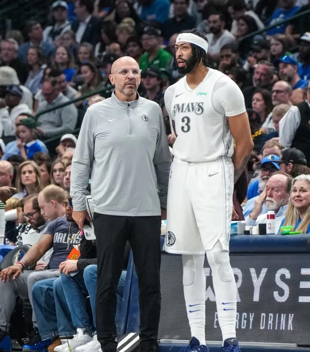 字母哥惊艳四座，深圳队翻盘独行侠